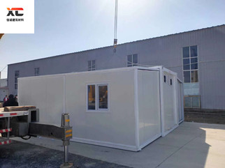 雙翼折疊活動房一變?nèi)p翼折疊房經(jīng)濟環(huán)?；顒臃? width=